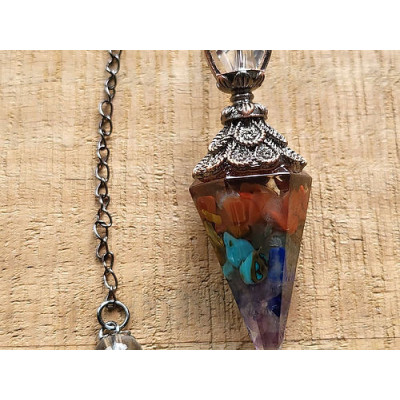 Pendule type "Orgonite" en 7 chakras