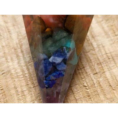 Pendule type "Orgonite" en 7 chakras