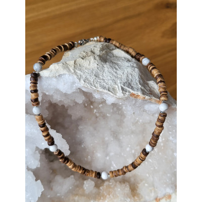 Collier en bois de coco et Howlite