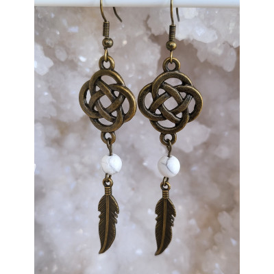 Boucles d'oreilles en métal bronze antique Noeuds Celtique avec Howlite