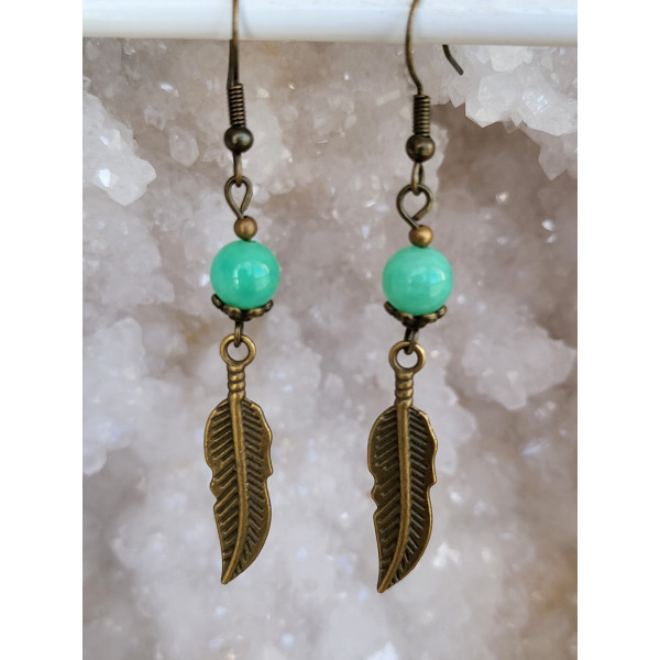 Boucles d'oreilles en métal bronze antique, plumes et Chrysoprase