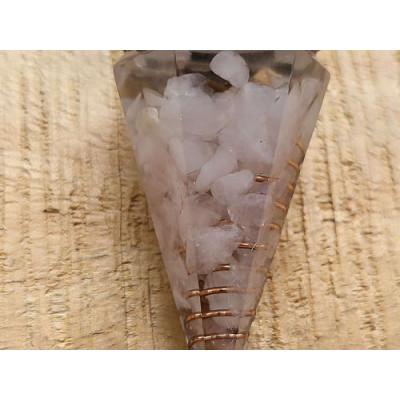 Pendule type "Orgonite" en Quartz rose