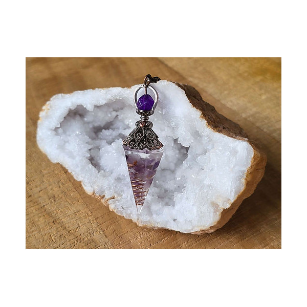 Pendule type "Orgonite" en Améthyste